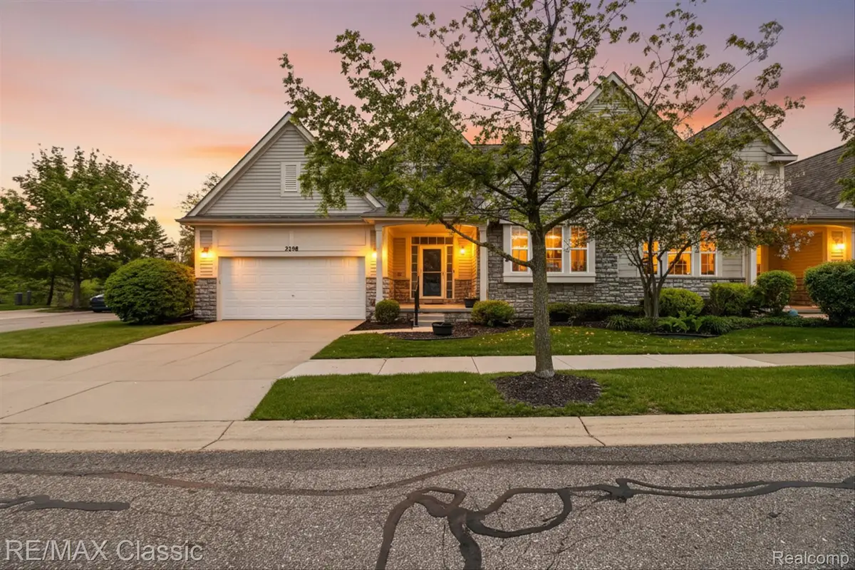 2298 Calibouge #32, Commerce, MI 48382 - #1