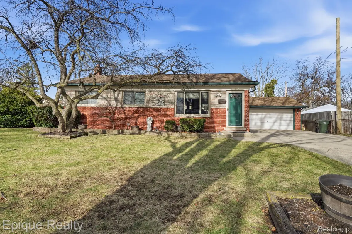 12068 Amber Court, Sterling Heights, MI 48312 - #1