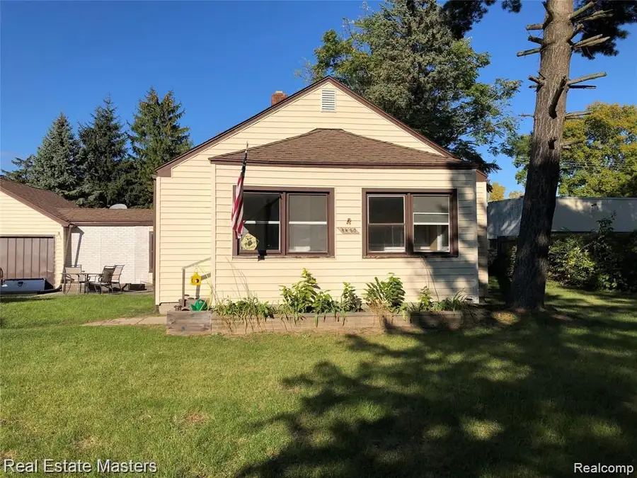 4480 Pine Grove Avenue, Fort Gratiot, MI 48059 - #2