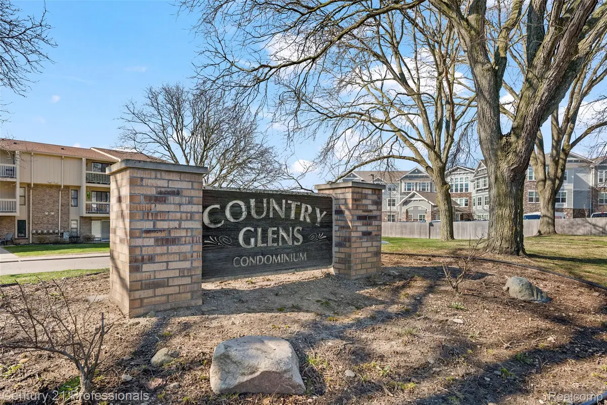 30515 W 14 Mile Road #26, Farmington Hills, MI 48334 - #1