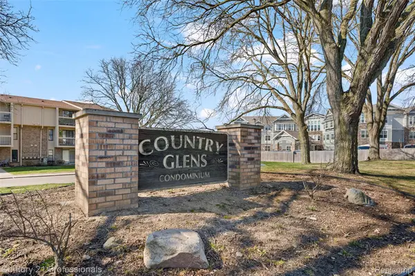 30515 W 14 Mile Road #26, FarmingtonHills, MI 48334