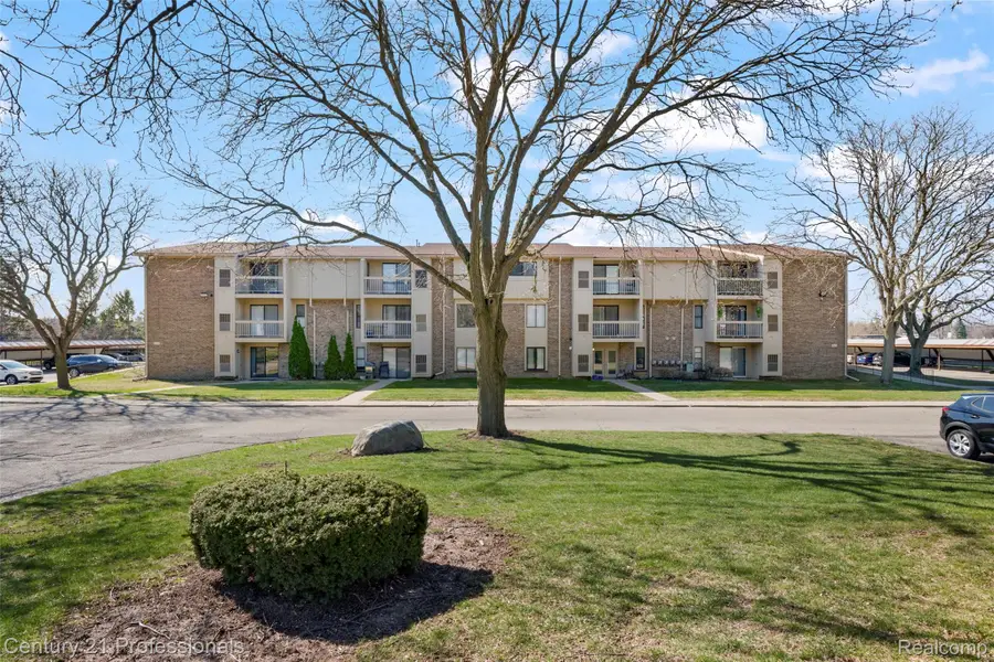 30515 W 14 Mile Road #26, Farmington Hills, MI 48334 - #2