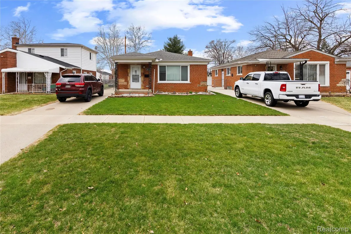 4692 Mckinley Street, Dearborn Heights, MI 48125 - #1