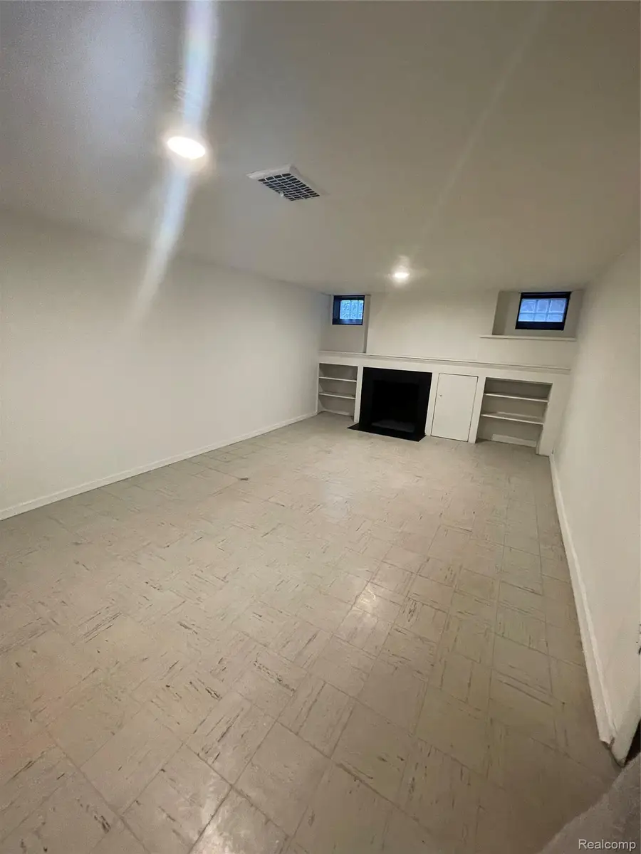 18284 Hartwell Street, Detroit, MI 48235 - #2