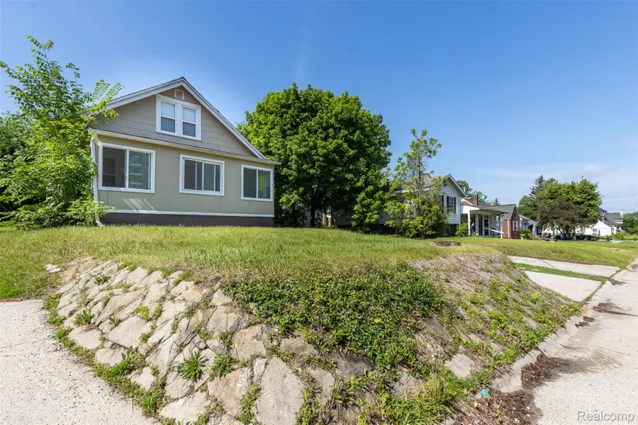 315 Brain Avenue, Belleville, MI 48111 - #2
