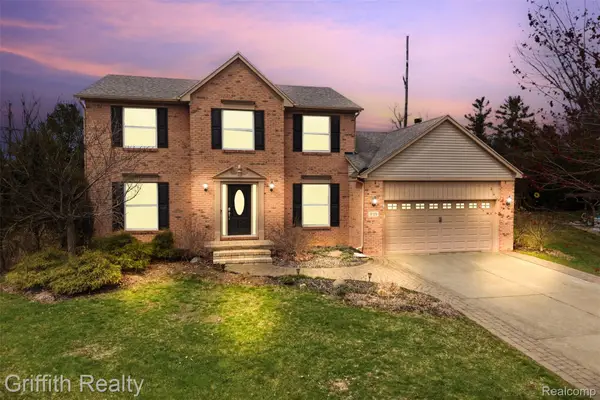 938 Meadowbrook Court, Milford, MI 48381