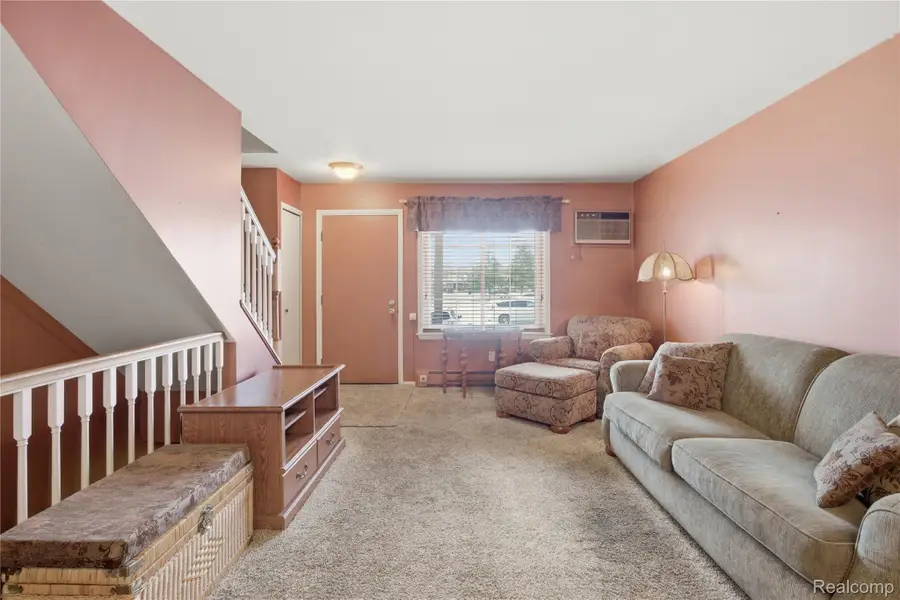 25126 Franklin Terrace Franklin Terrace #6, South Lyon, MI 48178 - #2