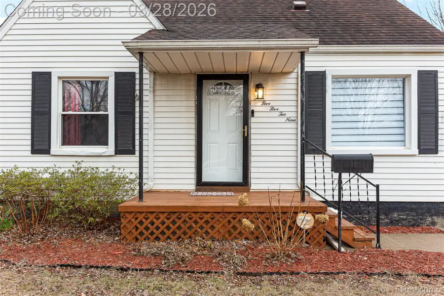 25529 Stanford Street, Dearborn Heights, MI 48125 - #2