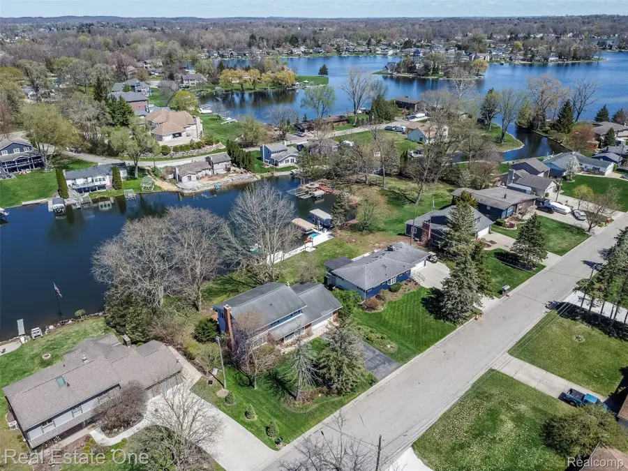10420 Cedar Point Drive, White Lake, MI 48386 - #3