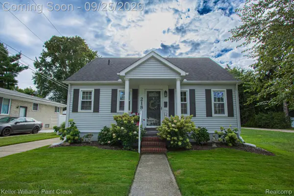 218 Riverside Drive, MtClemens, MI 48043