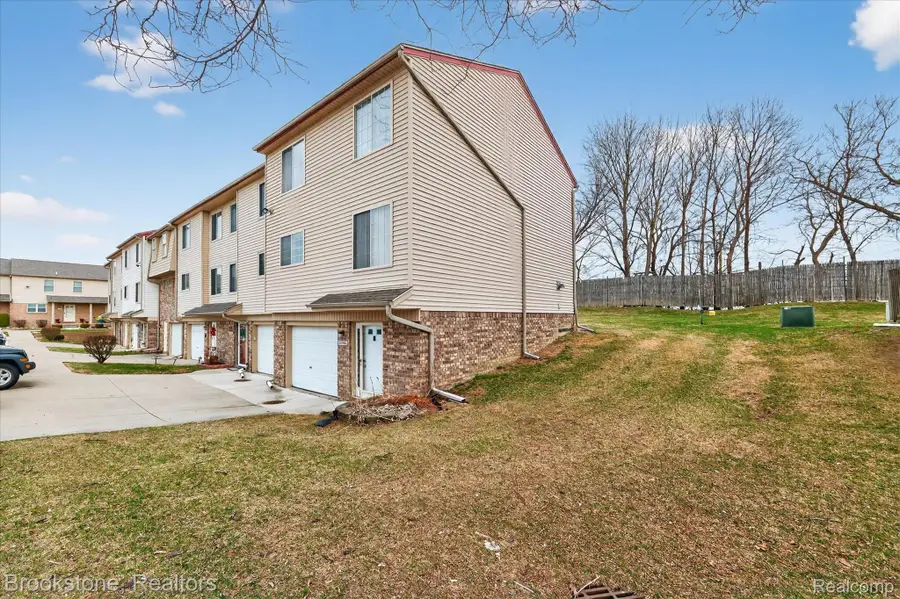 37744 Charter Oaks Boulevard #397, Clinton Township, MI 48036 - #2