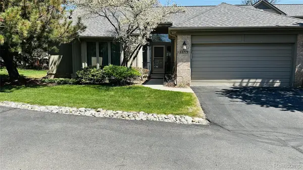 33779 Vista Drive, FarmingtonHills, MI 48331
