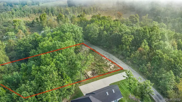 62 Preserve Drive, Fenton, MI 48430