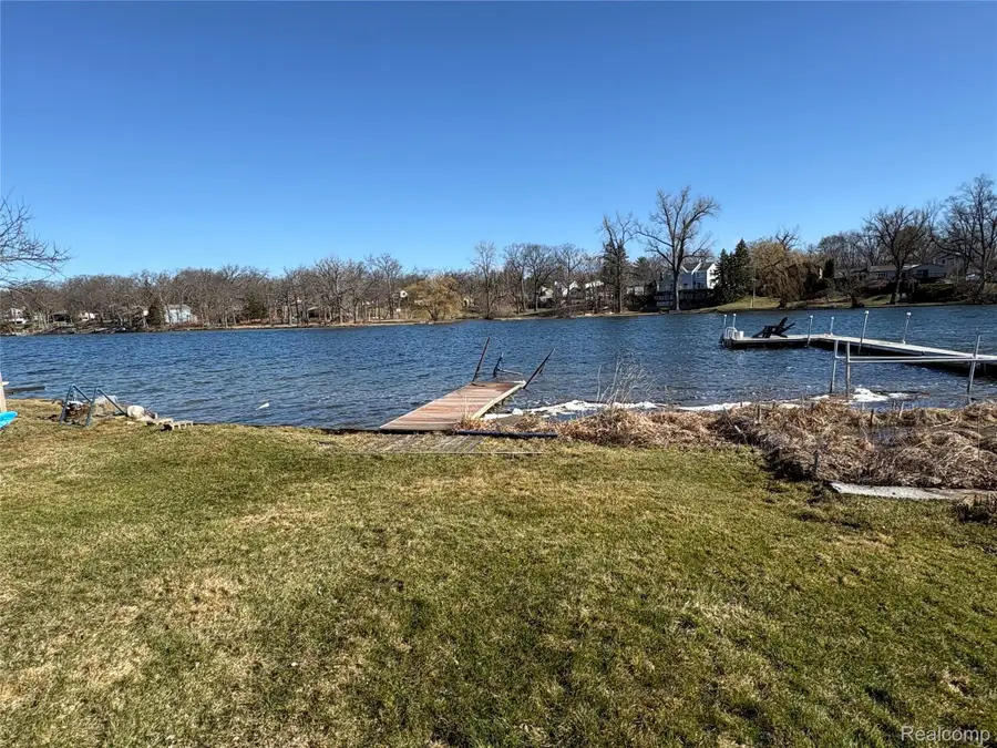 6912 Colony Drive, West Bloomfield, MI 48323 - #2