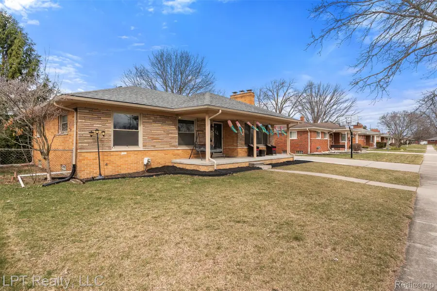 30605 Champine Street, Saint Clair Shores, MI 48082 - #3