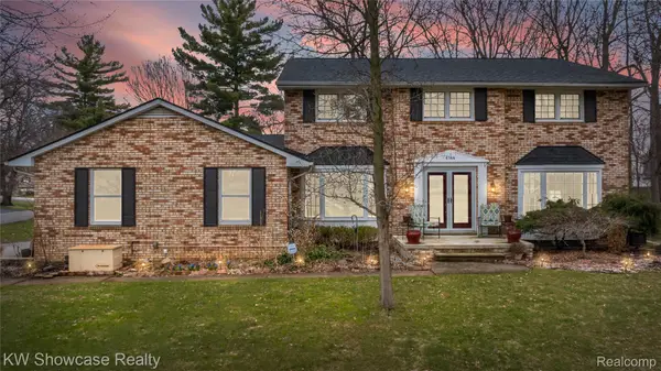 6144 Venice Drive, CommerceTwp, MI 48382