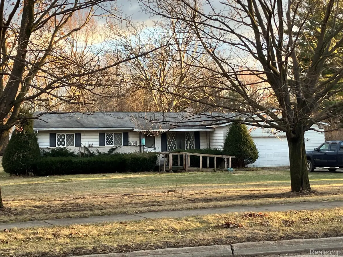4342 E Court Street, Burton, MI 48509 - #1