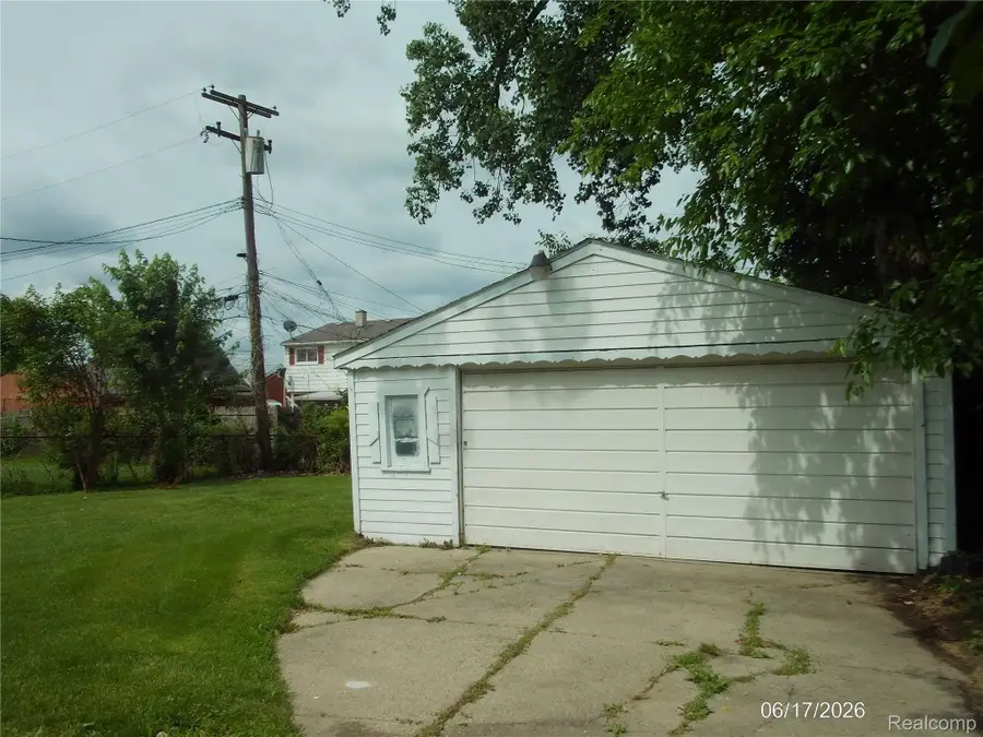 26751 Belanger Street, Roseville, MI 48066 - #2