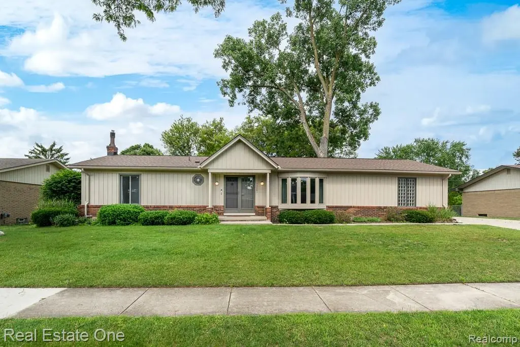 53081 Scenic Drive, Shelby, MI 48316 - #1