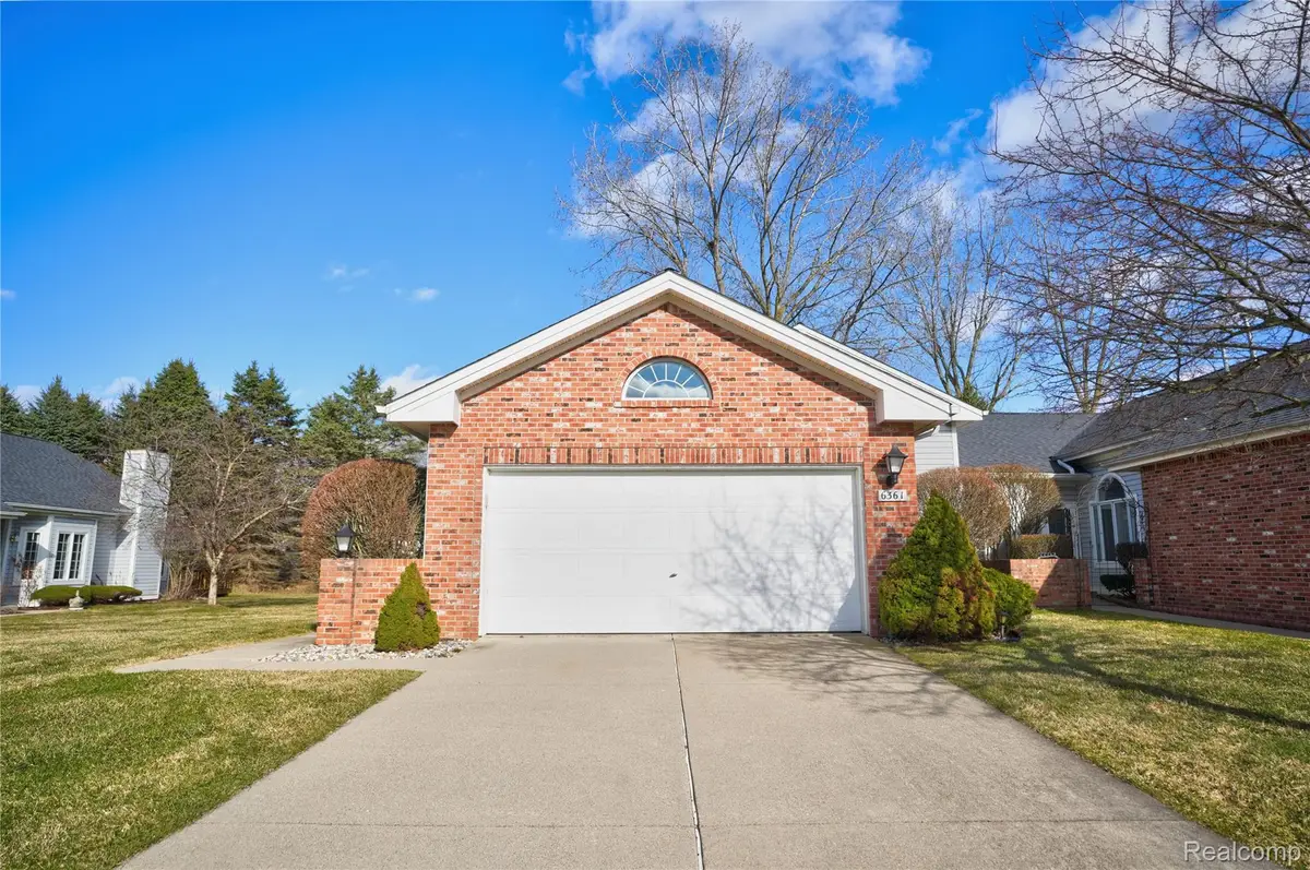 6361 Squire Lake Drive, Flushing, MI 48433 - #1