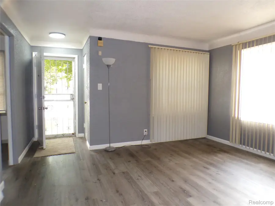 19467 Greydale Avenue, Detroit, MI 48219 - #2