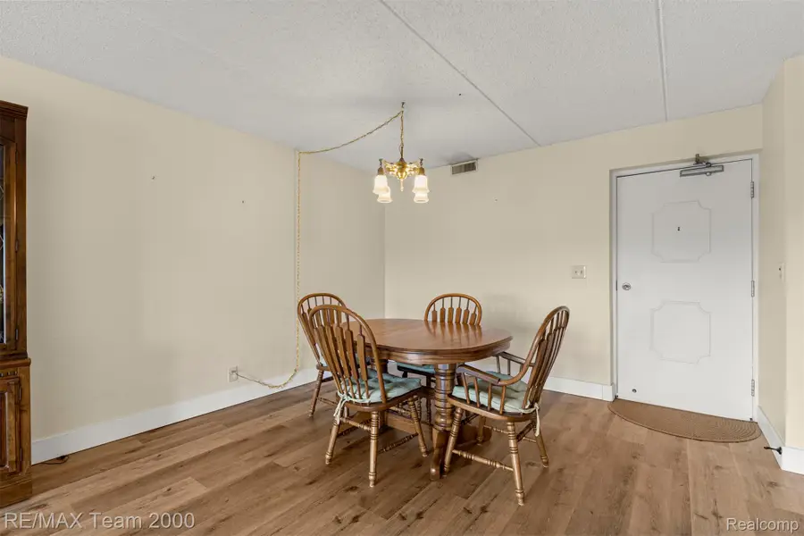 21800 Morley Avenue #417, Dearborn, MI 48124 - #3