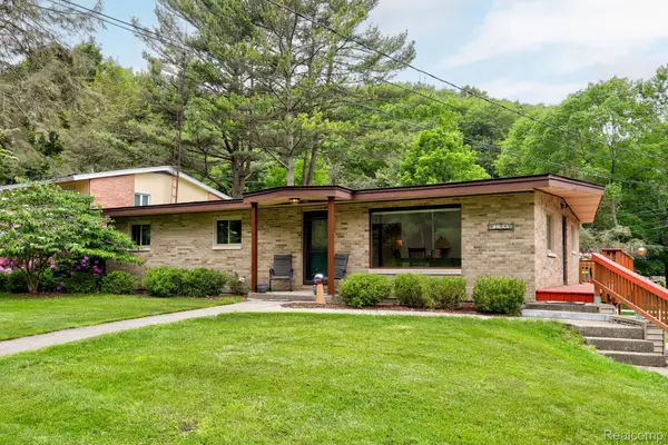 199 Grand Avenue, GrandHaven, MI 49417