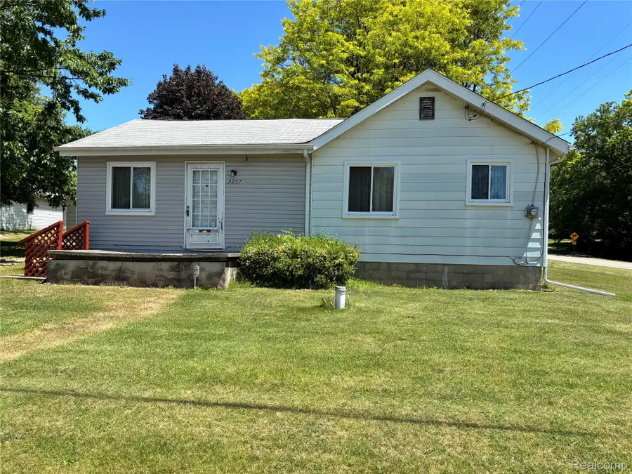 2257 Lodge Road, Flint, MI 48532 - #2