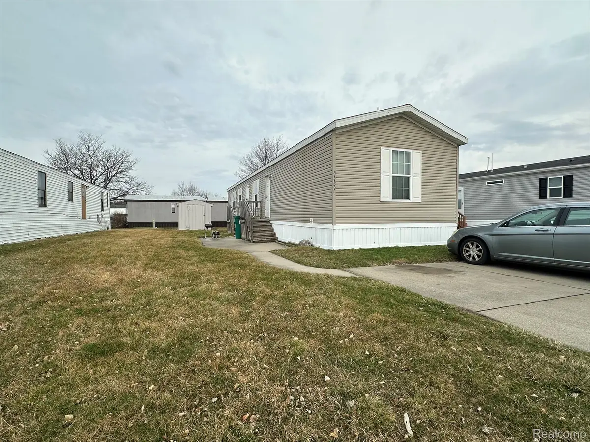 37789 Joplin Dr, Clinton Township, MI 48036 - #1