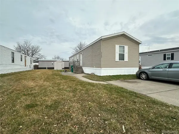 37789 Joplin Dr, ClintonTownship, MI 48036