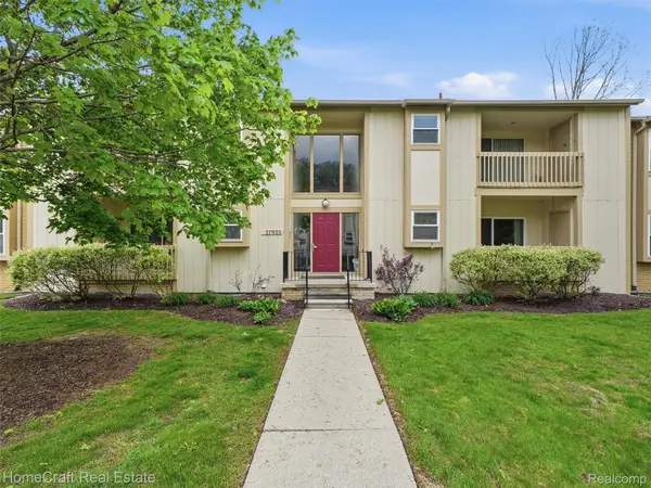 27920 Berrywood Lane #33, FarmingtonHills, MI 48334