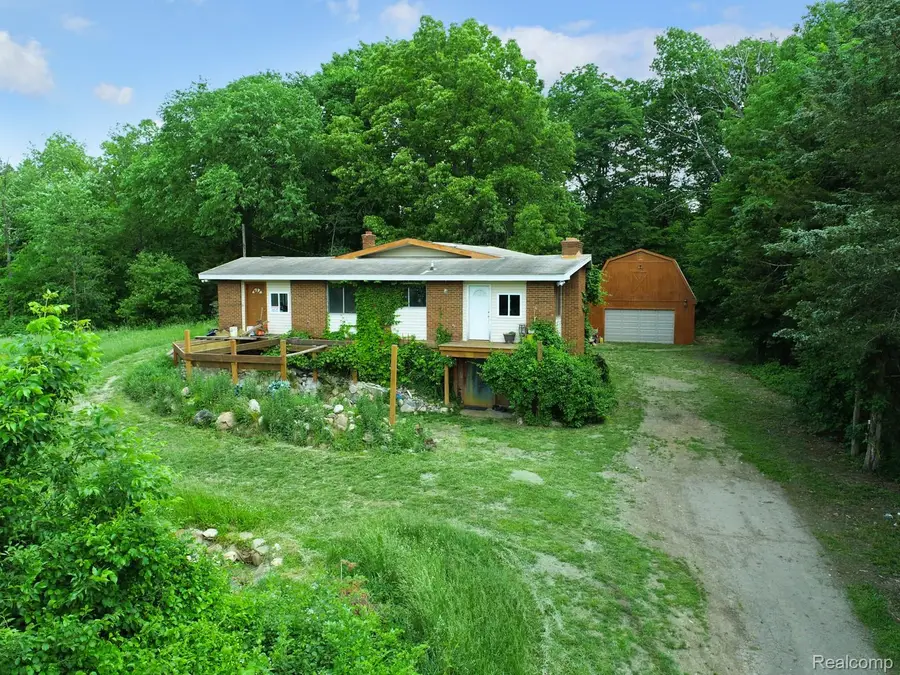 1050 Teggerdine Road, White Lake, MI 48386 - #2