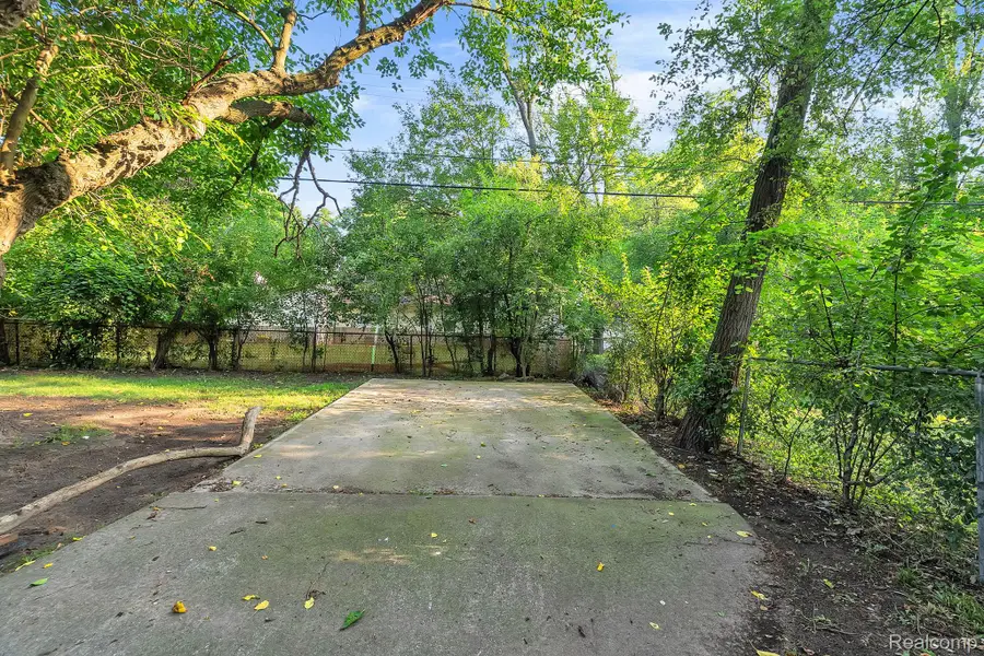 10750 Albany St Street, Oak Park, MI 48237 - #3