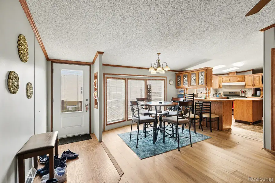 23312 Crystal Dr, Clinton, MI 48036 - #3