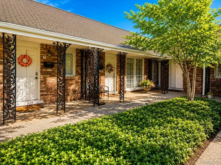 2344 W 14 Mile Road #7, Royal Oak, MI 48073 - #3