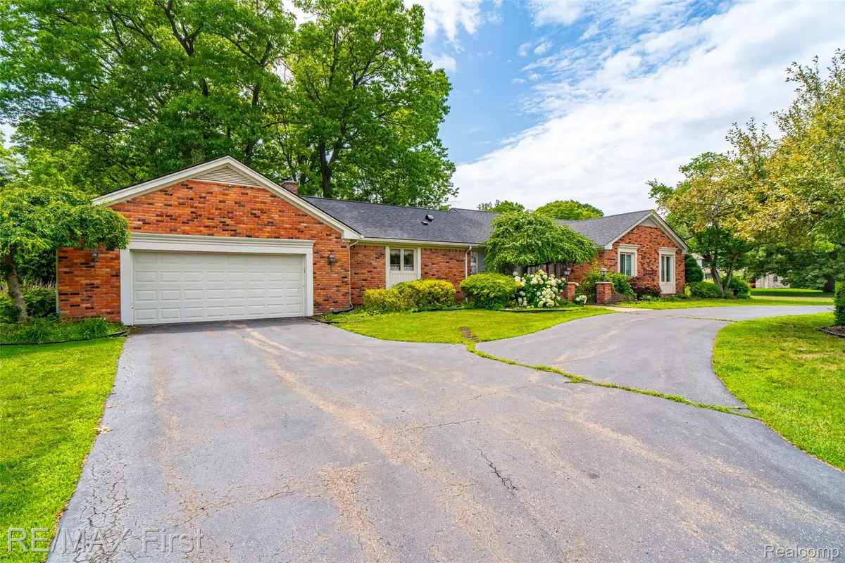 1899 Ledbury Drive, Bloomfield, MI 48304 - #1