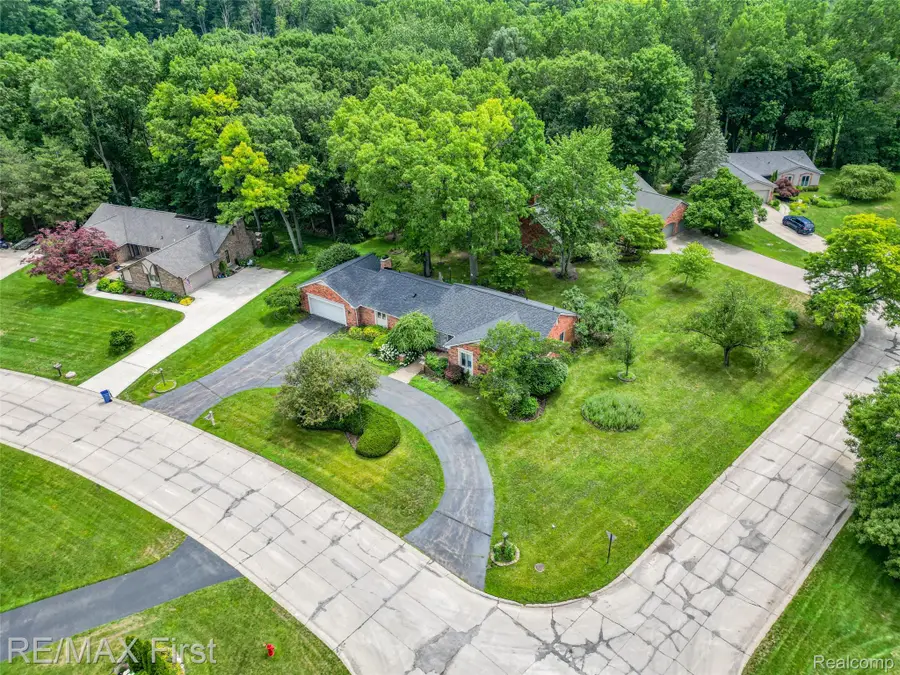 1899 Ledbury Drive, Bloomfield, MI 48304 - #2