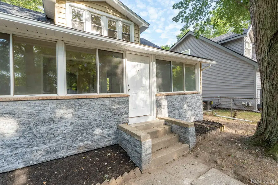 23248 Helen Street, Southfield, MI 48033 - #3