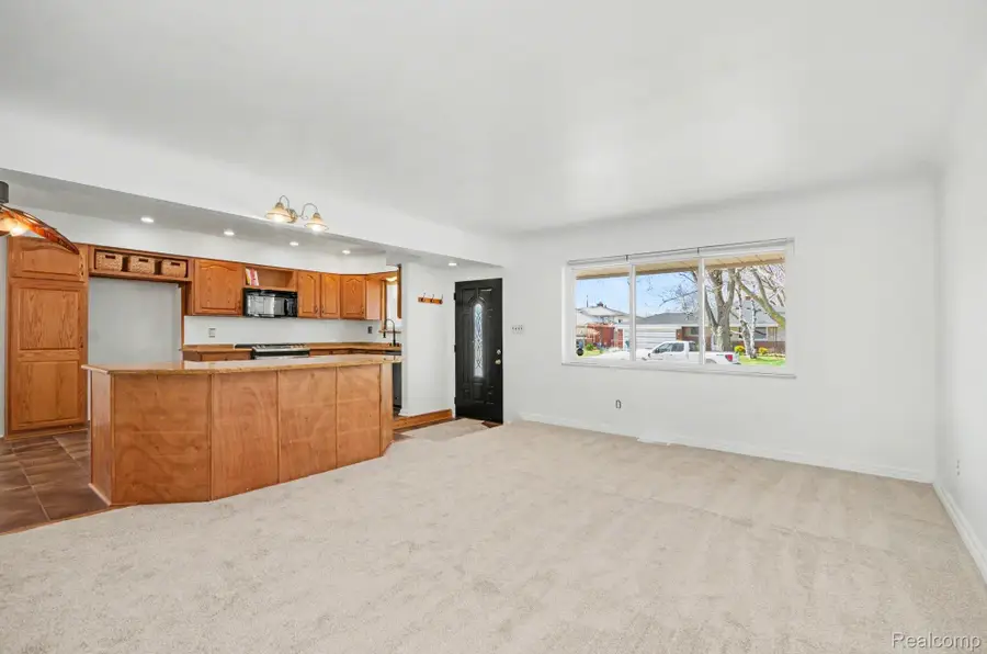 30612 Dover Avenue, Warren, MI 48088 - #2
