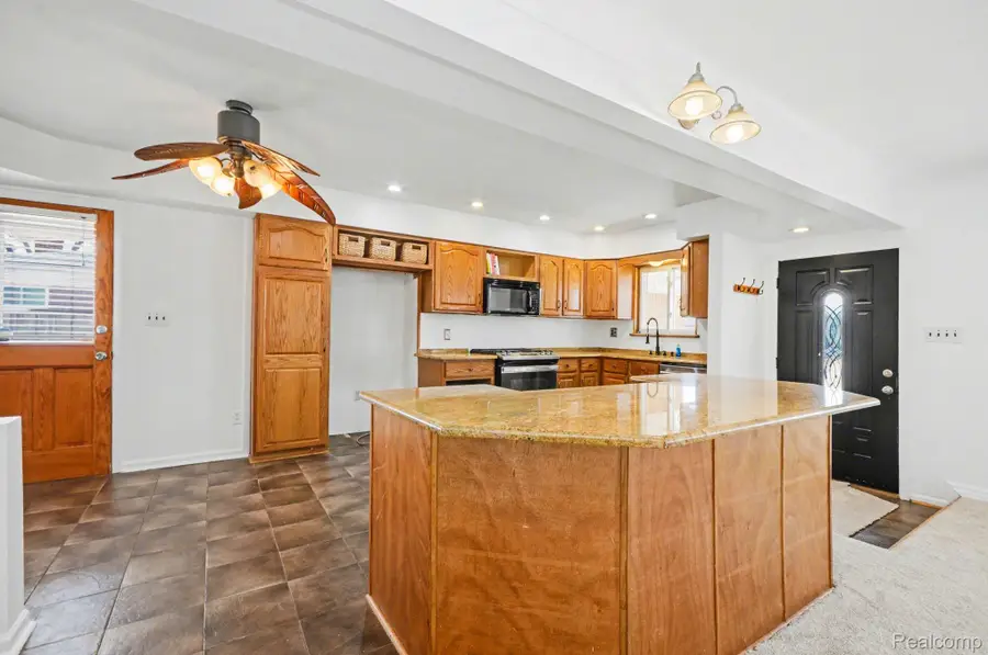 30612 Dover Avenue, Warren, MI 48088 - #3