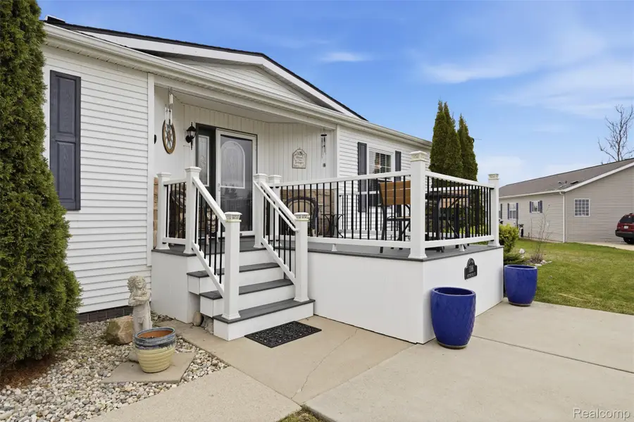 11186 Chestnut Hill Court, South Lyon, MI 48178 - #2