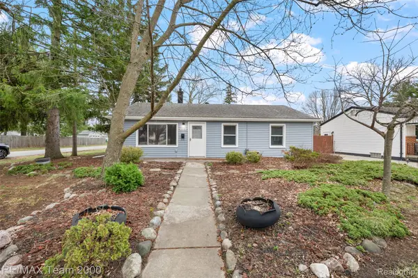 33101 Donnelly Street, GardenCity, MI 48135