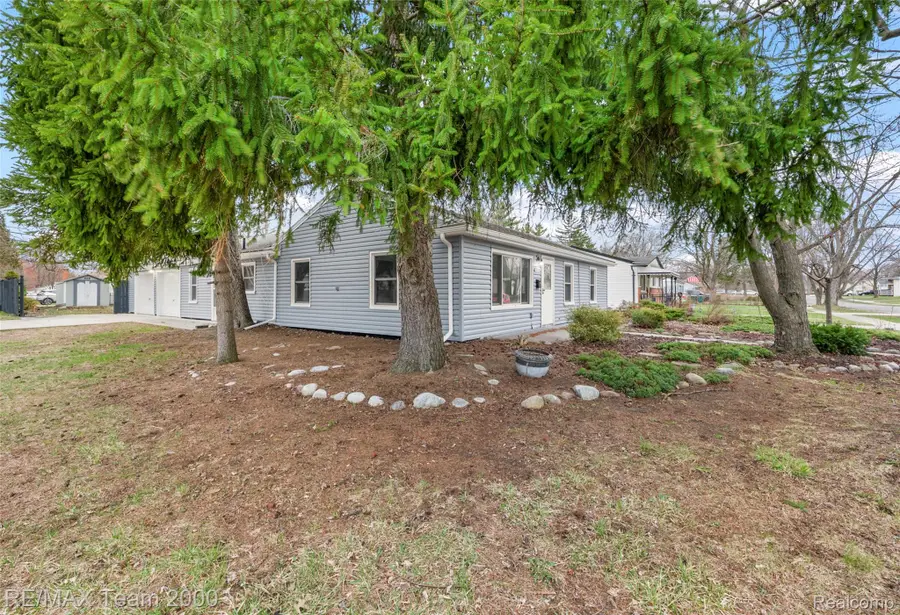 33101 Donnelly Street, Garden City, MI 48135 - #2