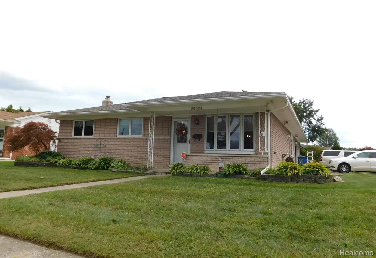 30324 Glenwood Circle, Warren, MI 48088 - #1