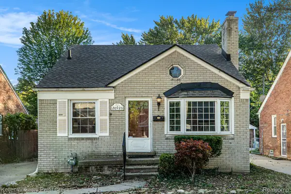 20926 Lennon Street, HarperWoods, MI 48225