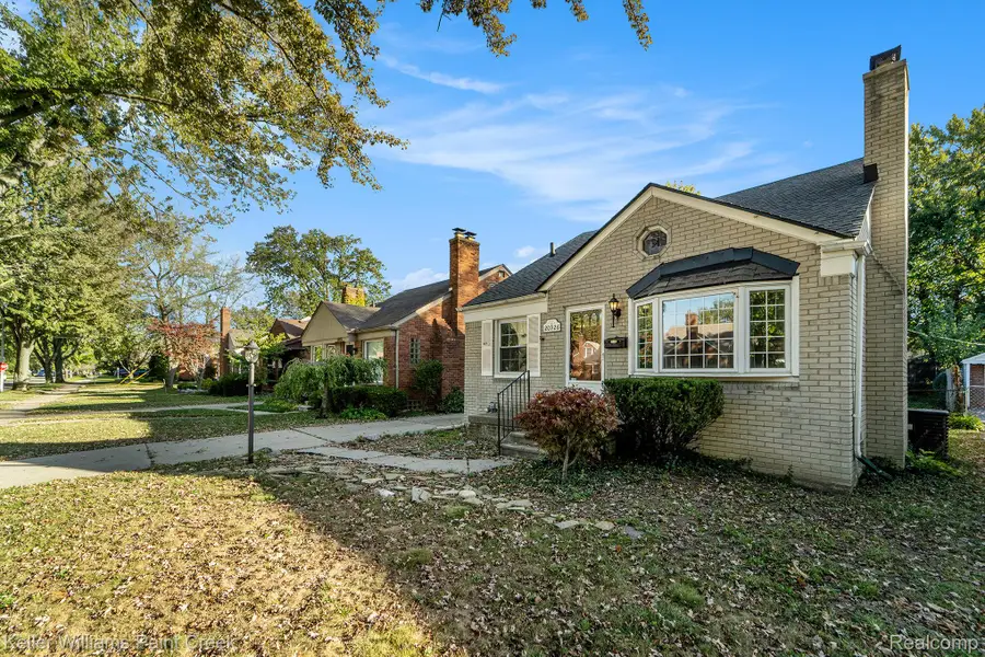 20926 Lennon Street, Harper Woods, MI 48225 - #3