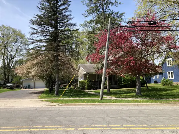 Address Withheld By Seller, Lapeer, MI 48446
