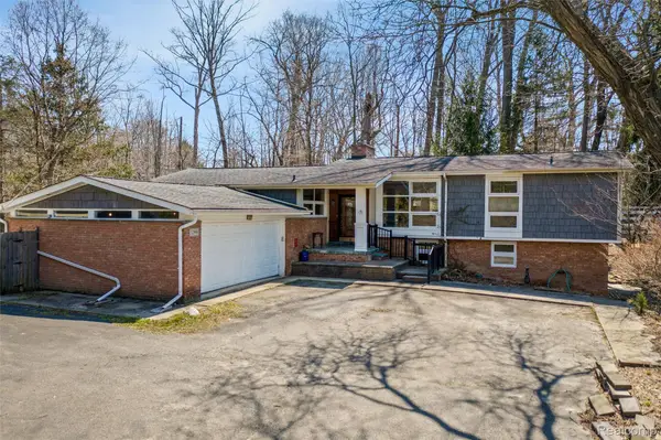 32998 Biddestone Lane, Farmington, MI 48334