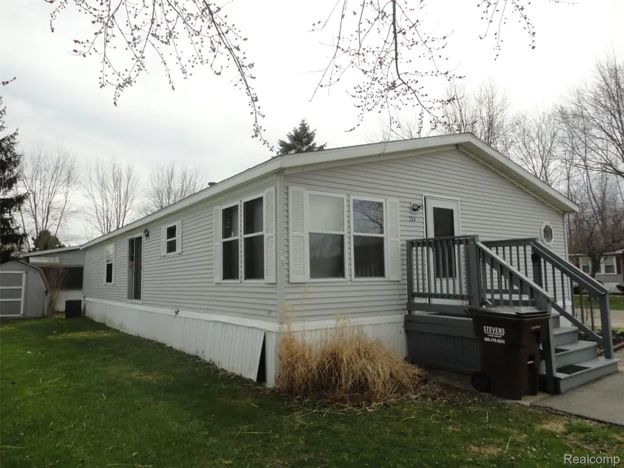 326 Holly Lane, Belleville, MI 48111 - #2