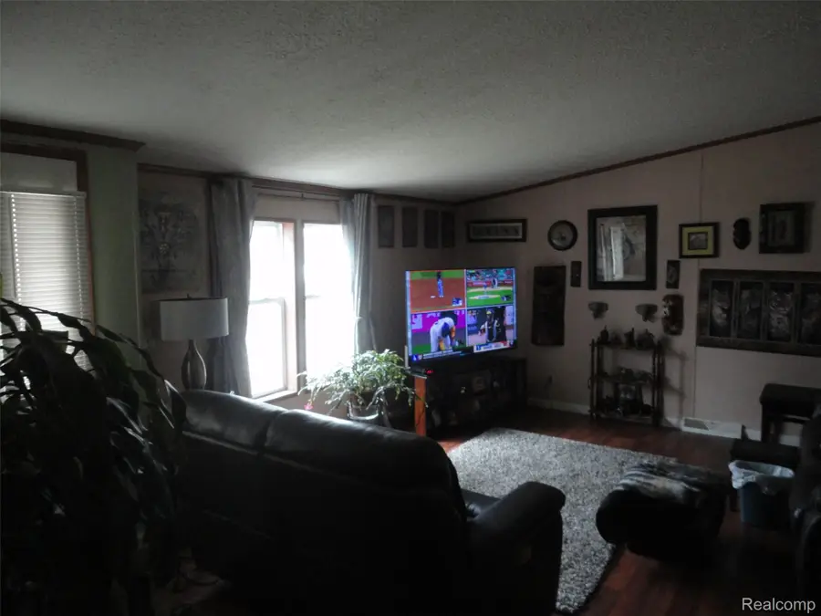 326 Holly Lane, Belleville, MI 48111 - #3